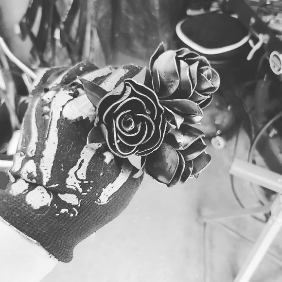 Metal rose - Picture 6 of 6